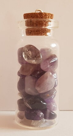 Minerálny kameň v sklenenej fľaštičke - Ametyst