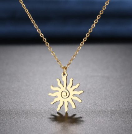 Náhrdelník so slnkom a symbolom špirály zlatý