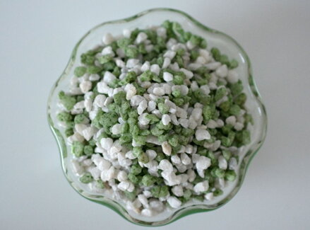 Barevné mramorové kamínky - zeleno-bílé