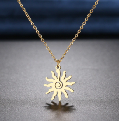 Náhrdelník se sluncem a symbolem spirály zlatý