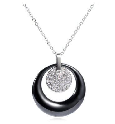 Módní keramický náhrdelník s přívěskem černý