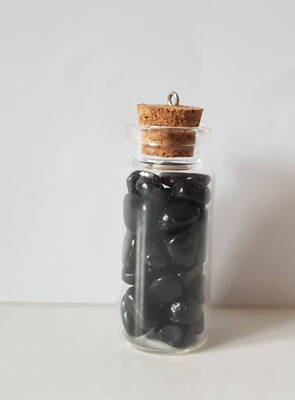 Minerální kámen ve skleněné lahvičce - Obsidián